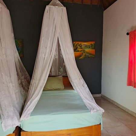 Friend House Stay & Surf Airsatang Esterno foto