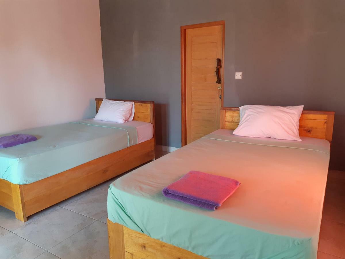 Friend House Stay & Surf Airsatang Esterno foto