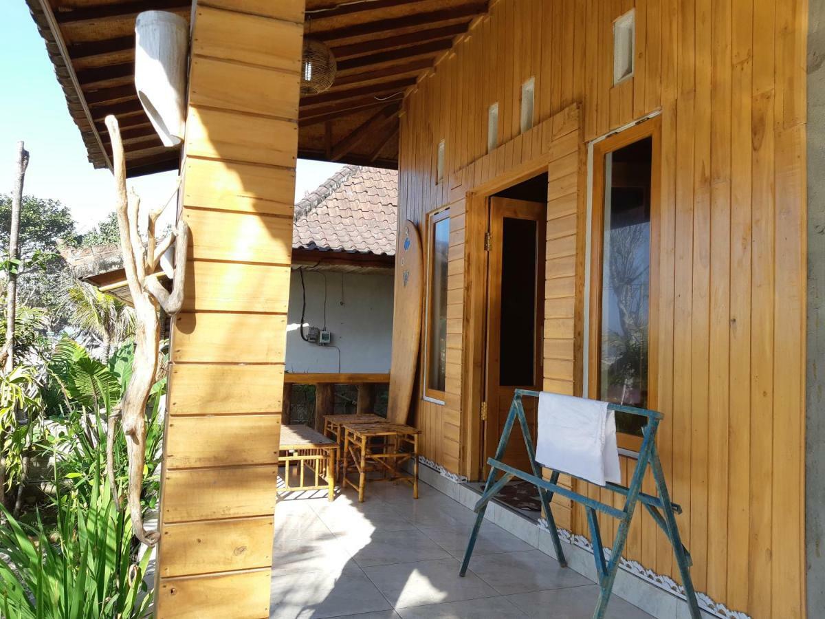 Friend House Stay & Surf Airsatang Esterno foto