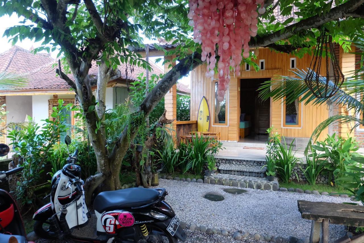 Friend House Stay & Surf Airsatang Esterno foto